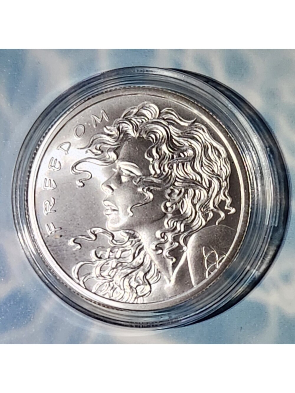 FREEDOM Silver Shield 1 Oz 999 Fine Silver Bullion NEW in Capsule 2022 Excellent